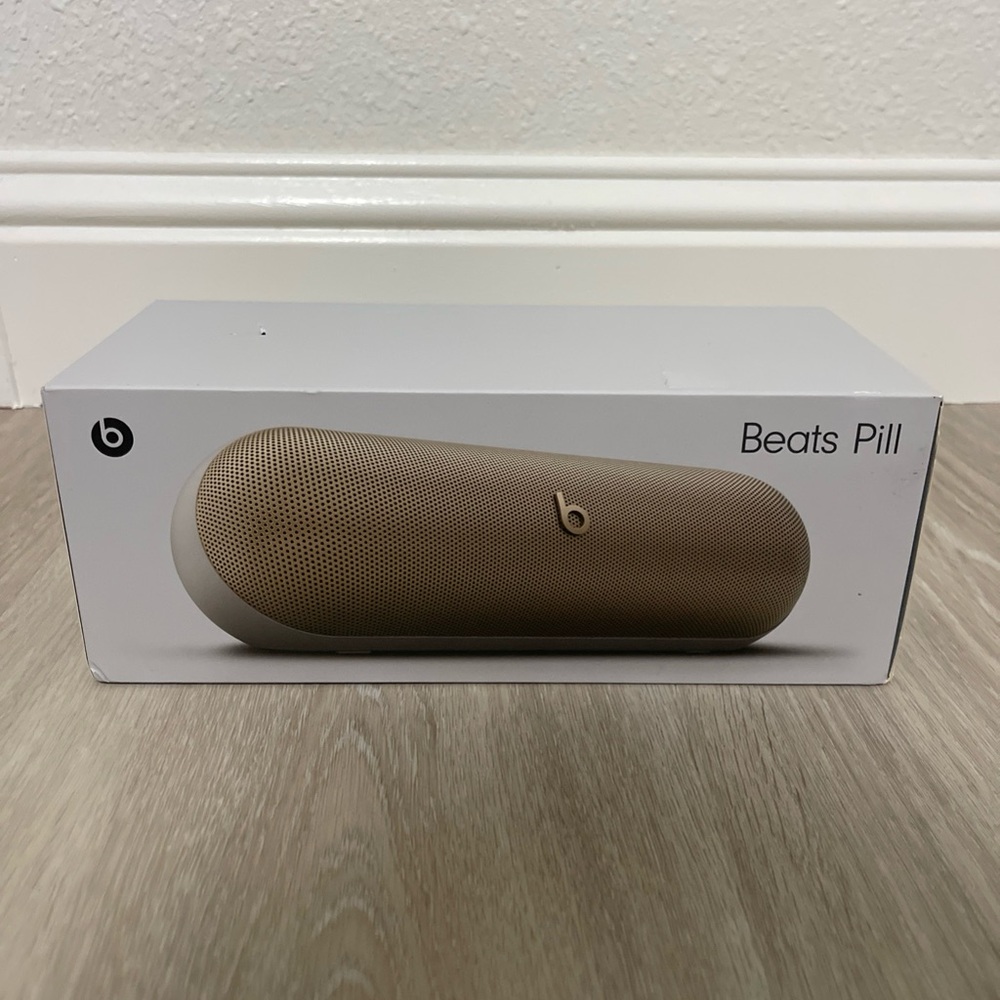 Beats by Dre Pill Speaker in Champagne